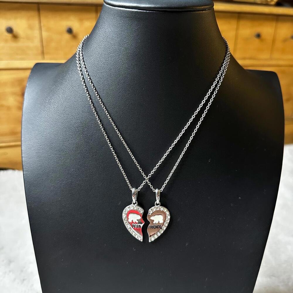 NWT Philadelphia Zoo Best Friends Heart Necklace Set Silver Tone